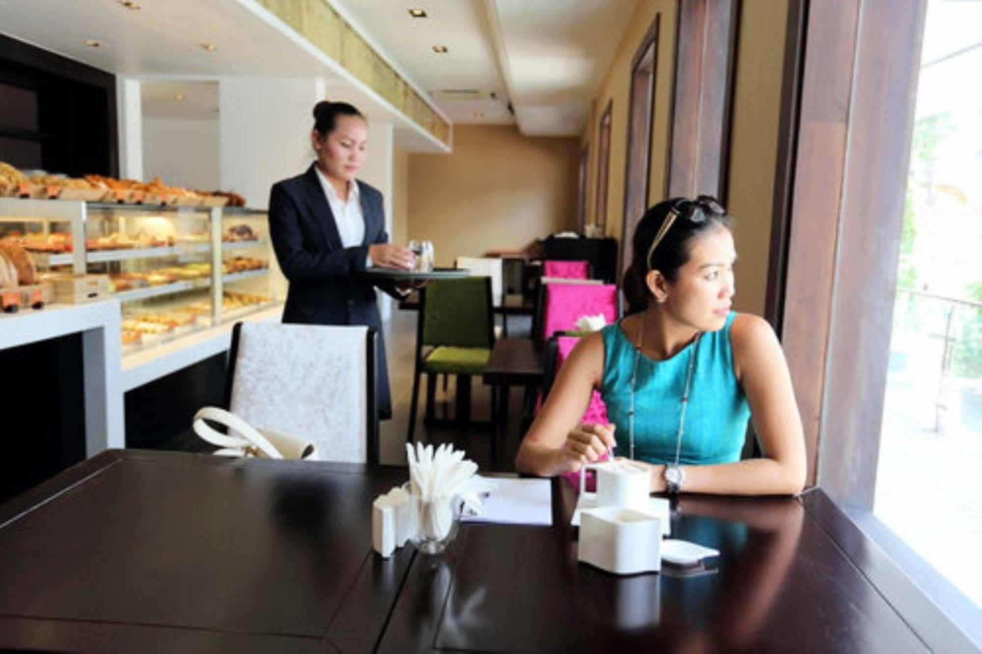 Arunreas Hotel Phnompenh Exteriér fotografie